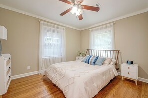 2 bedrooms, iron/ironing board, WiFi, bed sheets