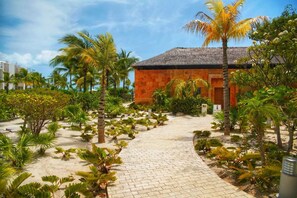 Property grounds - Luxury Condo + Beach & Marina View-La Amada-Cancun (Cancun)