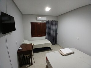 Classic Room, Non Smoking | Desk, free WiFi