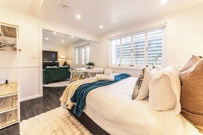 2 slaapkamers, een strijkplank/strijkijzer, wifi, beddengoed