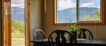 Charming cabin in Trout Creek