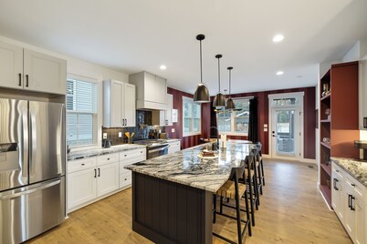 Bourbon & Bubbles with Speakeasy & Hot Tub  in Downtown Southern Pines! 