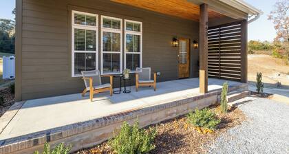 Bourbon & Bubbles with Speakeasy & Hot Tub in Downtown Southern Pines!
