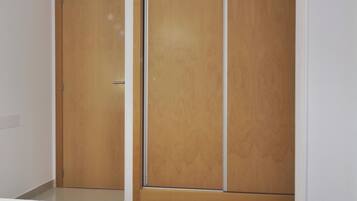 2 chambres, fer et planche à repasser, accès Internet, draps fournis