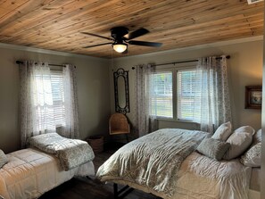 2 bedrooms, iron/ironing board, WiFi, bed sheets