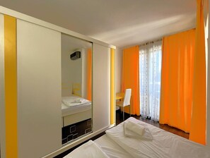 Superior Studio | Iron/ironing board, free cribs/infant beds, free WiFi - StayIn Sofia at A36-40 (Sofia)