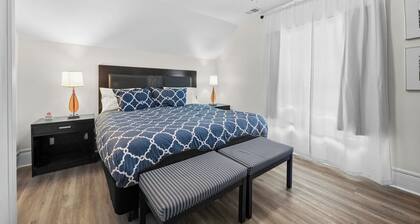 Mexicantown Detroit 2BR | Sleeps 7 + WiFi