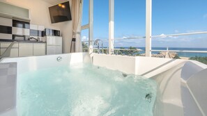 Basic Room, 1 Bedroom (303(Ocean View / Spa)) | 1 bedroom, free WiFi - Gangneung Meerbrick Spa Pension (Gangneung)