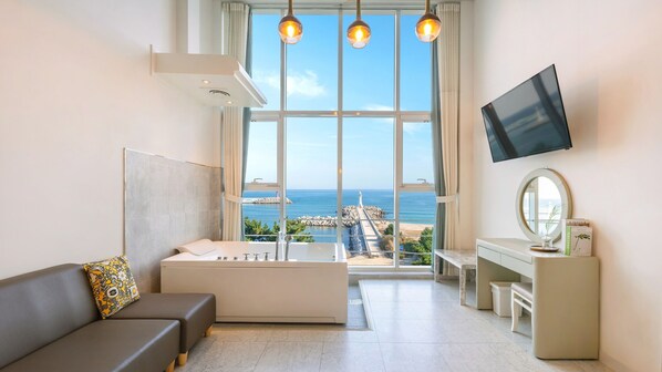 Basic Room, 1 Bedroom (502(Ocean View / Spa / Duplex)) | 1 bedroom, free WiFi - Gangneung Meerbrick Spa Pension (Gangneung)