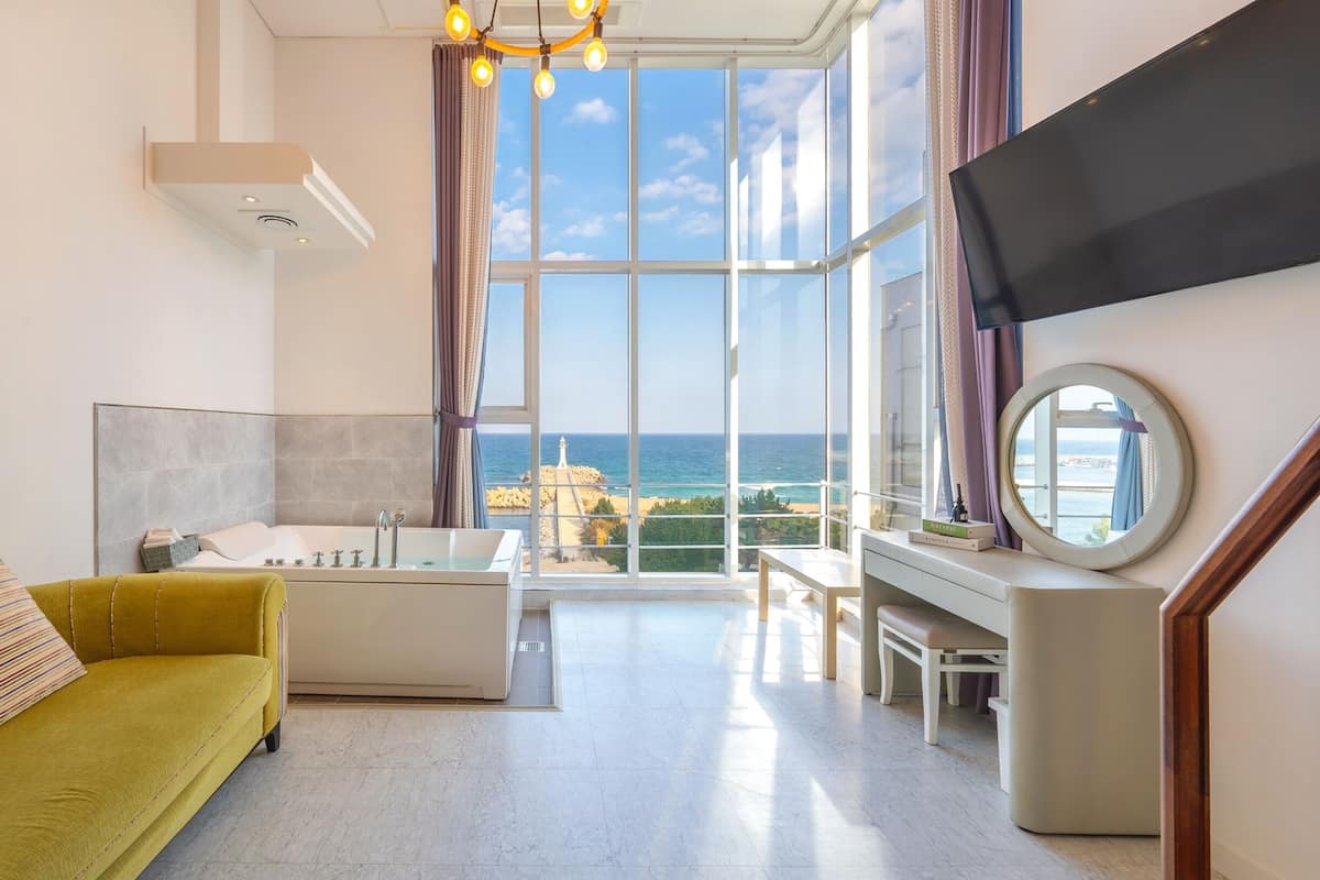 Basic Room, 1 Bedroom (503(Ocean View / Spa / Duplex)) | 1 bilik tidur, Wi-fi percuma 