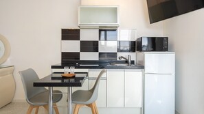 Basic Room, 1 Bedroom (303(Ocean View / Spa)) | 1 bilik tidur, Wi-fi percuma 