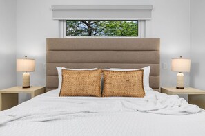 8 habitaciones, tabla de planchar con plancha, wifi y ropa de cama 