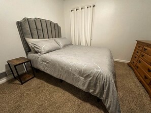 2 Schlafzimmer, Reisekinderbett, WLAN, Bettwäsche