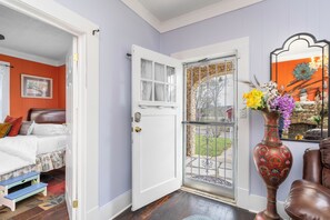 3 bedrooms, iron/ironing board, WiFi, bed sheets - Charming 3bed/1bath-walk to historic downtown Wetumpka-Dolly I (Wetumpka)