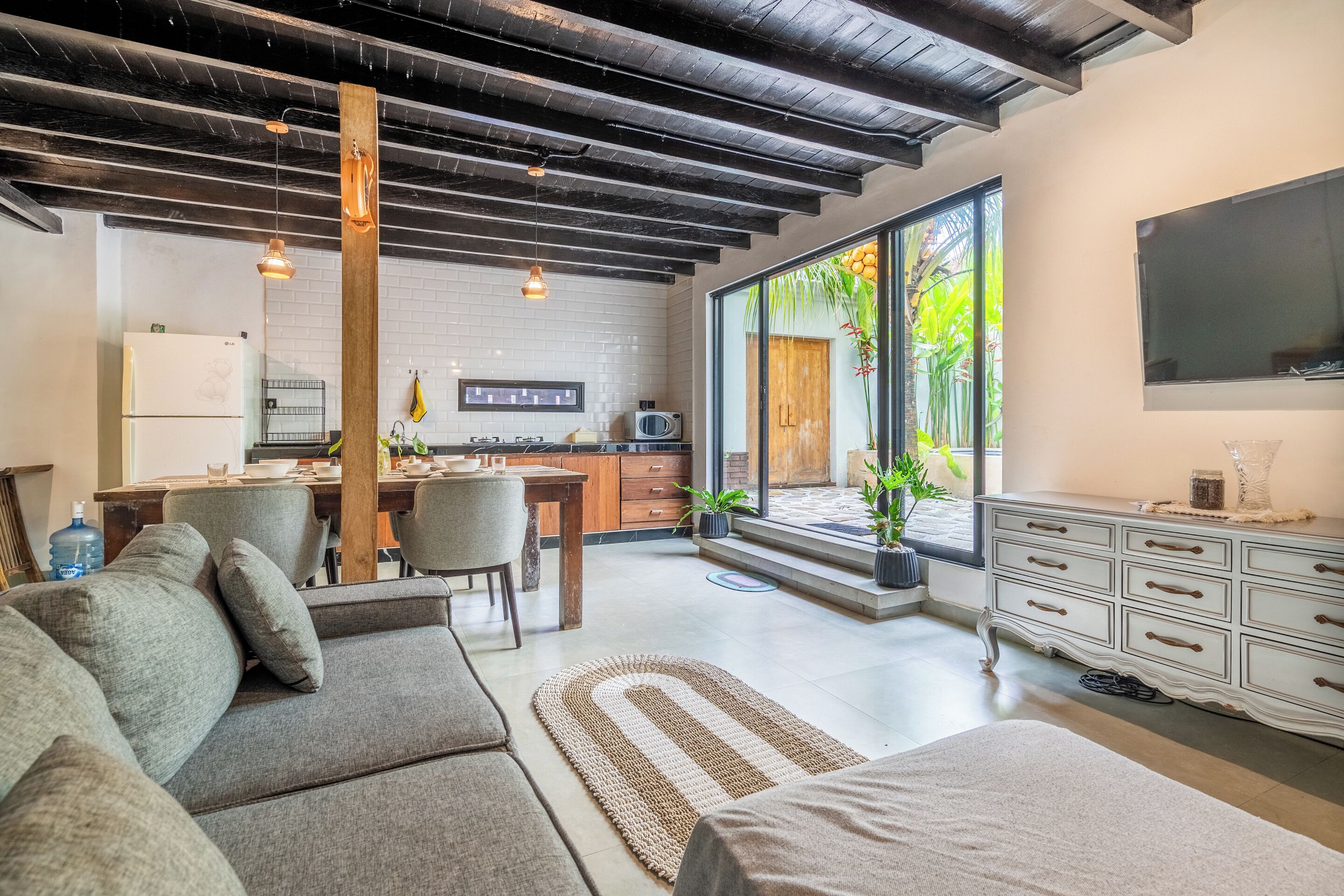 Standard Villa, 2 Bedrooms | Living area | Flat-screen TV