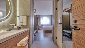 In-room safe, desk, blackout curtains, free WiFi