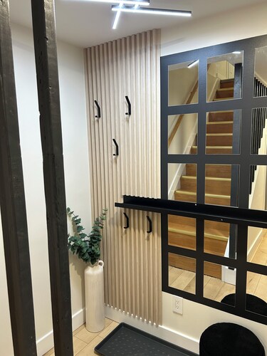 Brand new luxurious  basement studio apartment 5 minutes away from Frenchman’s
