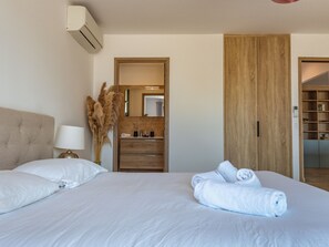 3 bedrooms, iron/ironing board, travel cot, WiFi