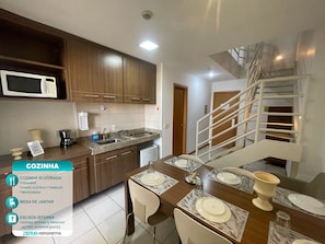 Appartement Duplex Familial, 2 chambres, vue ville | Cuisine privée | Mini réfrigérateur, micro-ondes, plaque de cuisson