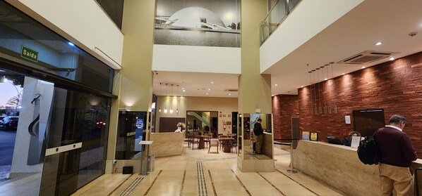 Reception - ZENVA (Brasília)