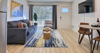 City Retreat Near Downtown Hotspots