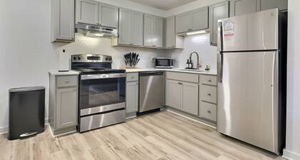 City Retreat Near Downtown Hotspots