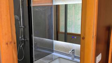 Gratis toiletartikelen, pantoffels, zeep, shampoo