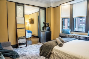 2 soverom, strykejern/-brett og sengetøy