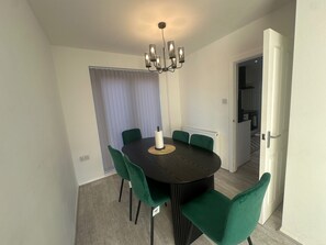 Dining - Airport House - Long Stays, Near Hospital! (Manchester)