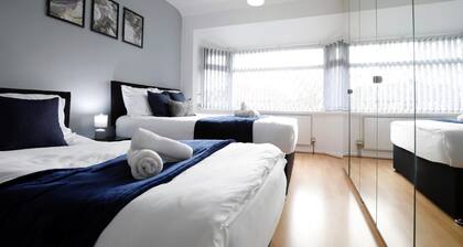 3 bedroom near airport, Up to 40 percent off