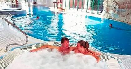 Shorefield Country Park Sleeps 6, Passes Included!