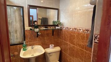 Asciugamani, sapone, carta igienica