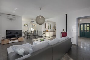 TV - Villa Filleona, Labin, Croatia (Labin)