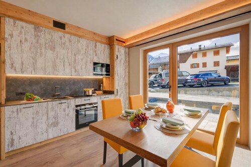 Arnica Ski In 10 m, Livigno, Italy