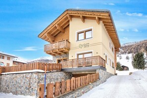 Property Building - Arnica Ski In 10 m, Livigno, Italy (Livigno)