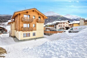 Property Building - Blu Genziana Ski In 10 m, Livigno, Italy (Livigno)