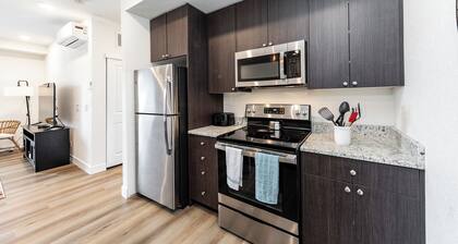 Happy House Neighboring Nature charming Colorado Springs with AC, WiFi