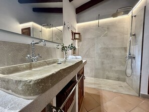 Hair dryer, towels