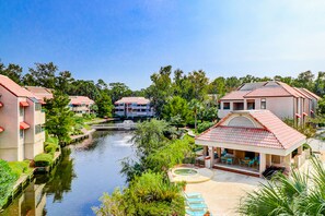 Exterior - Lagoon views, shared pool and easy access to Shelter Cove Towne Center (Hilton Head)