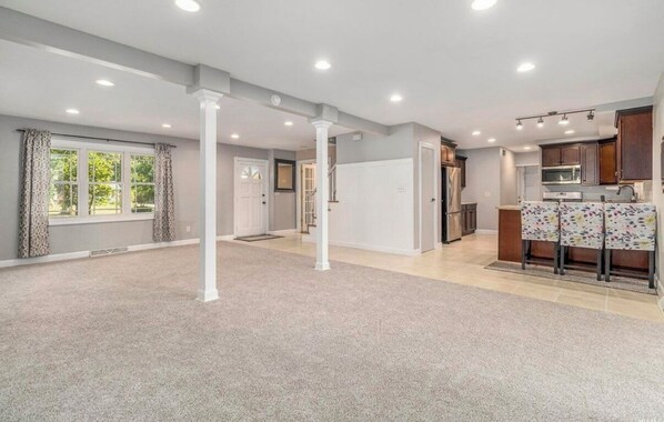 Interior - Charming 4-bedroom house in delightful South Bend, 2.5 miles from Notre Dame! (South Bend)