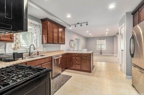 Private kitchen - Charming 4-bedroom house in delightful South Bend, 2.5 miles from Notre Dame! (South Bend)