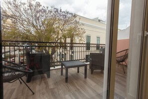 Luxury Apartment, 2 Bedrooms, Balcony, City View | Terrace/patio