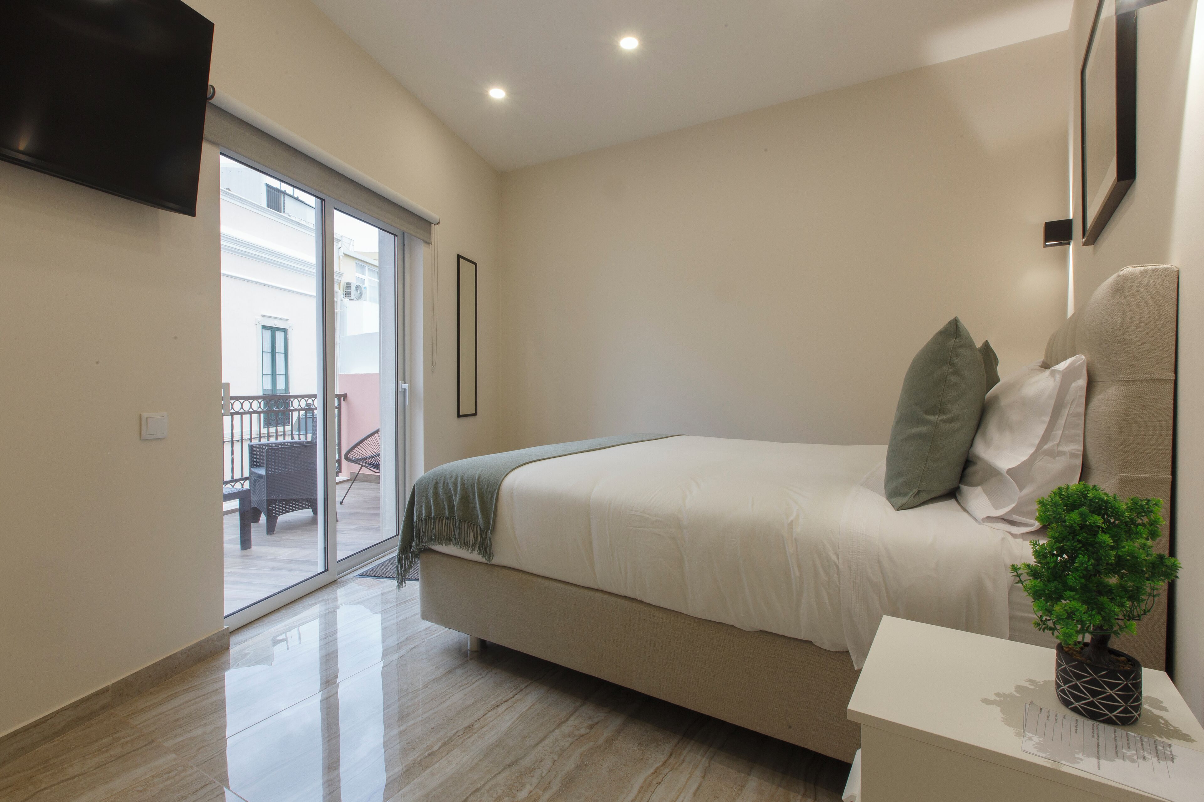 Photo - Solar Mendonca