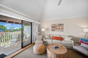 Smart TV - Kiahuna Plantation 97 - Ocean View Tropical Escape (Koloa)