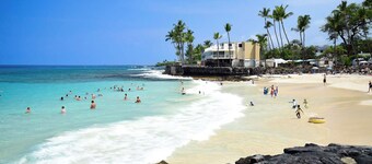 Central AC Ocean & Mountain View 2-bedroom 2-Bath condo across Magic Sands Beach