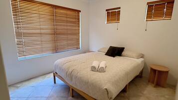 House, Multiple Beds, Non Smoking, Partial Ocean View | 5 bedrooms, laptop workspace, free WiFi, bed sheets
