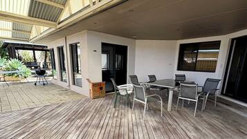 House, Multiple Beds, Non Smoking, Partial Ocean View | Terrace/patio