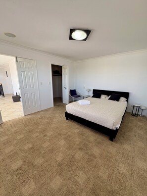 House, Multiple Beds, Non Smoking, Partial Ocean View