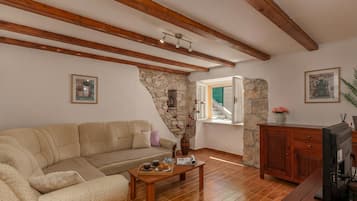Family House, 2 Bedrooms, Balcony (House Papinka with Private Pool &) | Living area