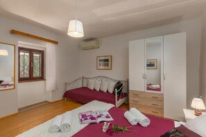 Casa familiar, varias habitaciones (House Papinka with Private Pool &) | 2 dormitorios, tabla de planchar con plancha, wifi gratis y ropa de cama